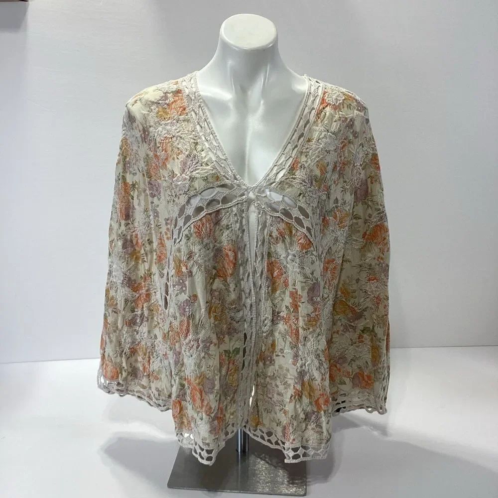 Torrid Cream Floral Cape Lace Trim Size 1X/2X Cottagecore Casual Poncho Shawl
